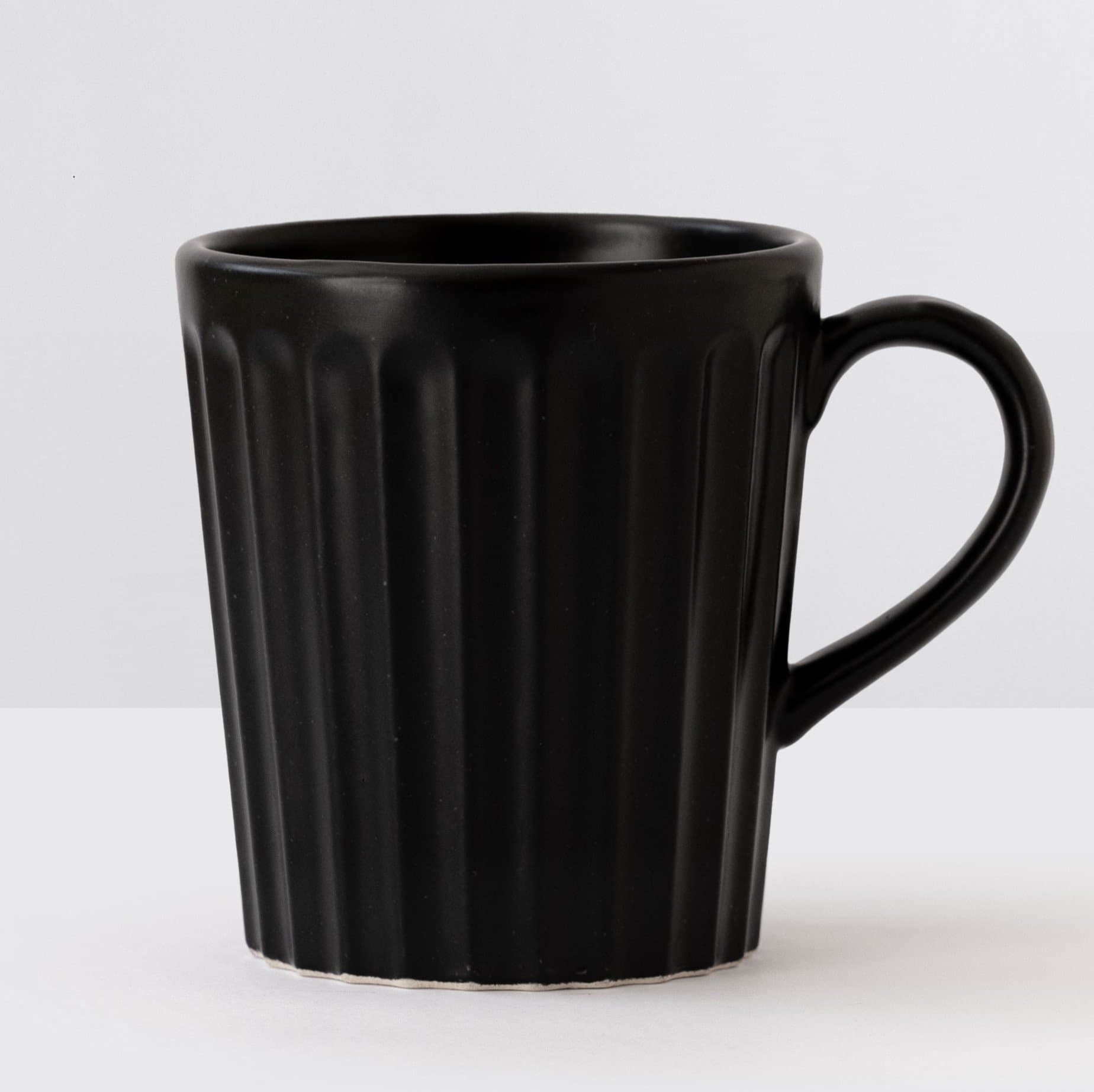 Mug Nuez Negro Mate 380 cc